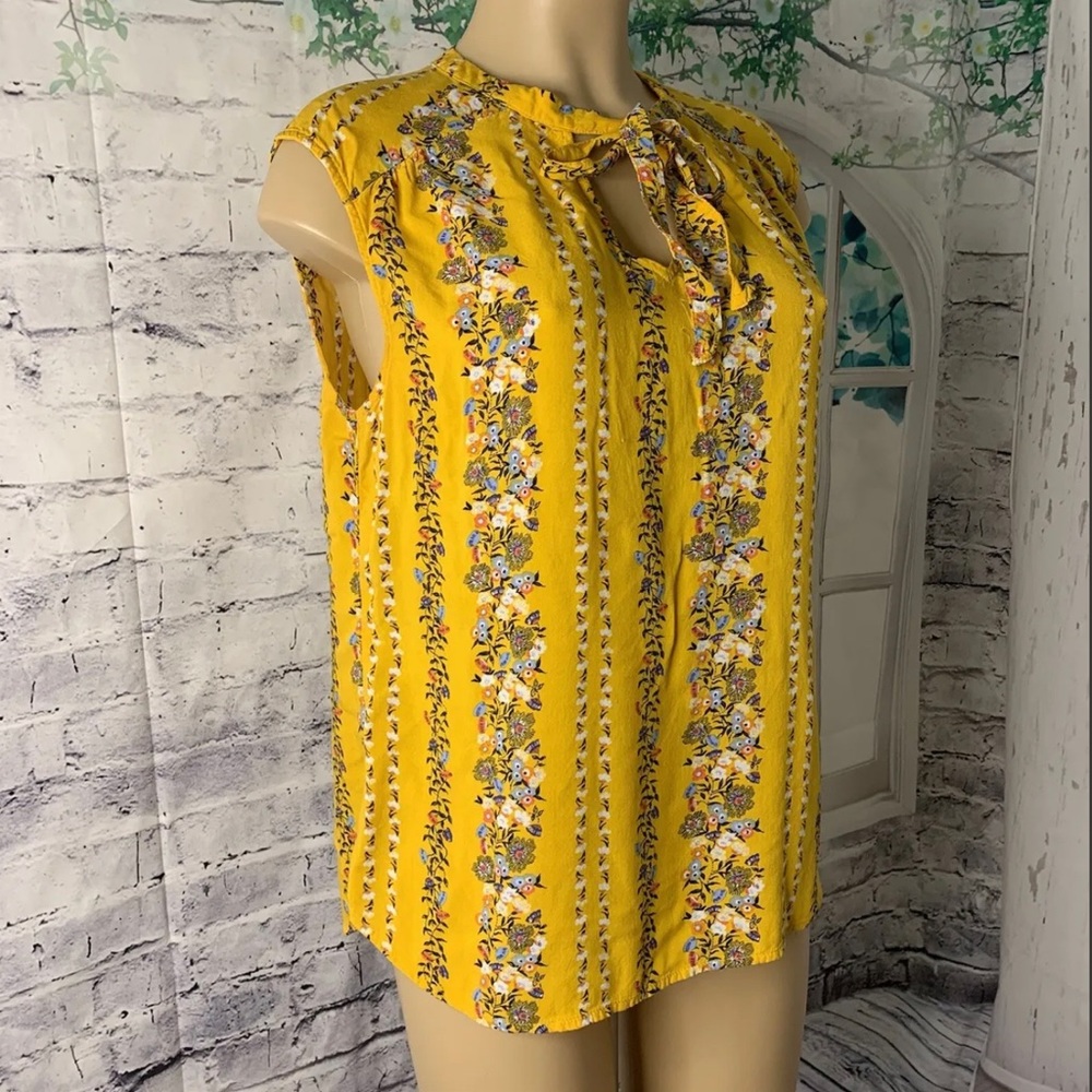 Old Navy Women's Blouse Top Size Large Floral Yellow Sleeveless Rayon